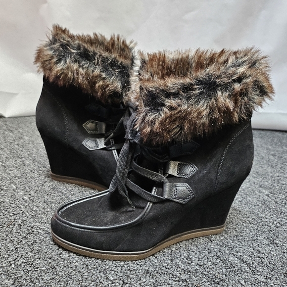 Merona Jaden Faux Suede Shearling Black Wedge Lace Up Boots Size 8 - Picture 3 of 9